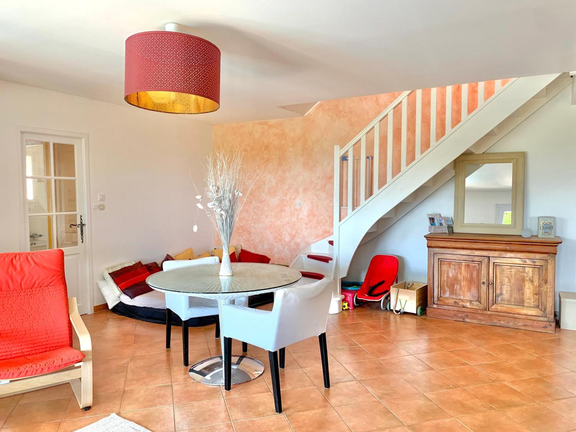 Villa Provencal With Stunning View & Summer Pool